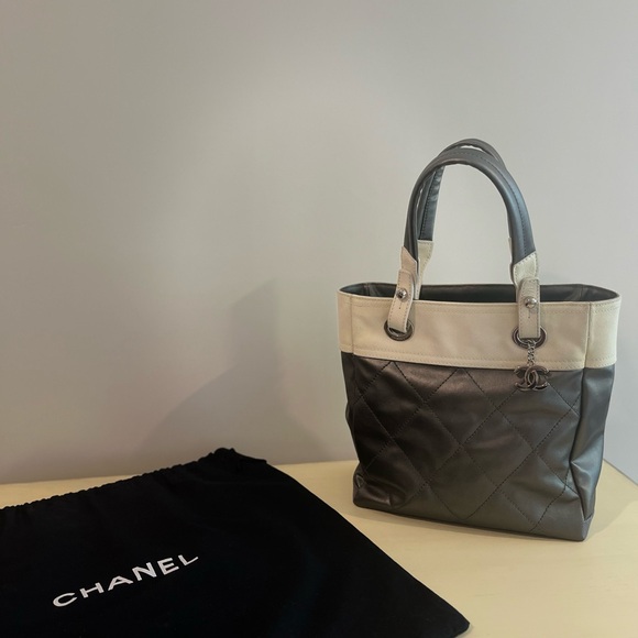Chanel tote grey and beige leather w/ canvas! - Picture 1 of 4